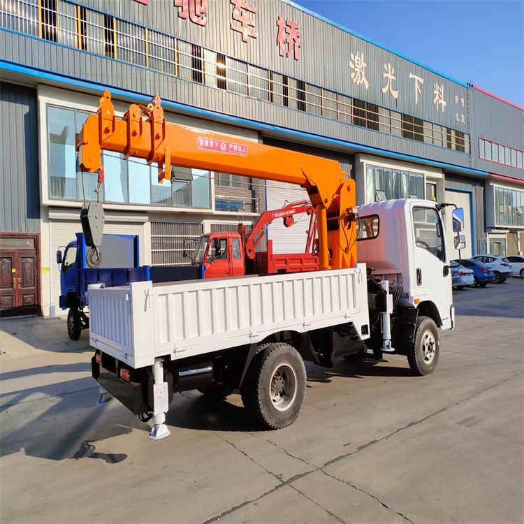 原平市三轮随车吊定制 农用改装机自备吊中瑞长期出售